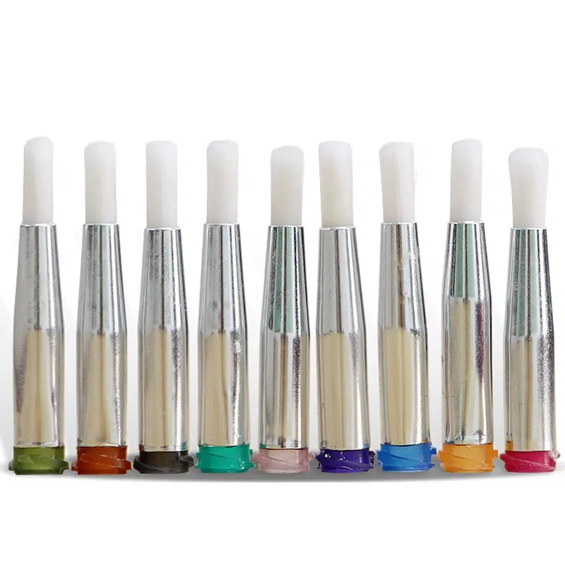 brush dispensing tips