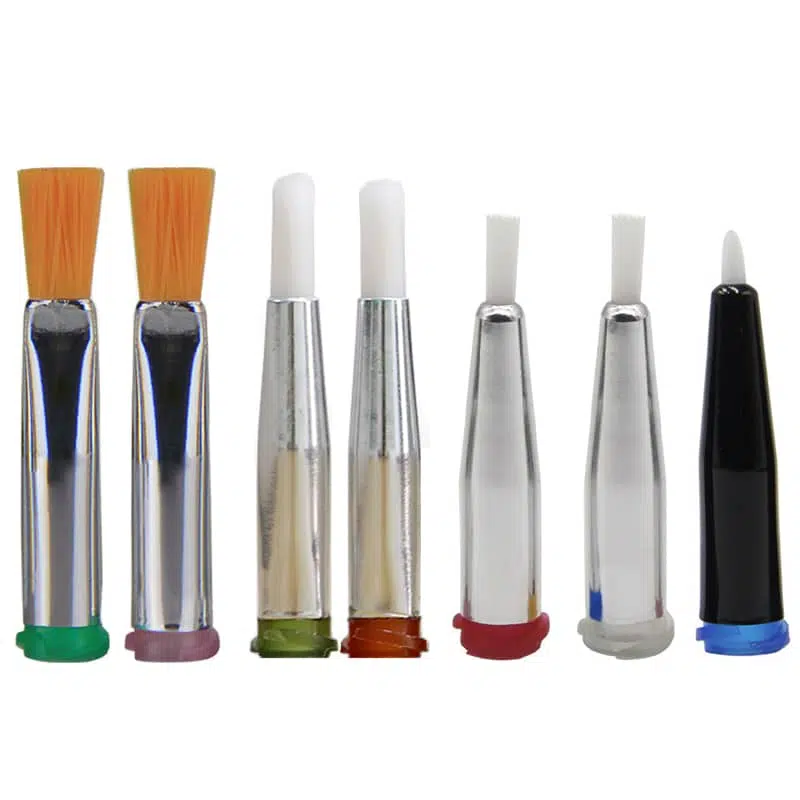 brush dispensing tips