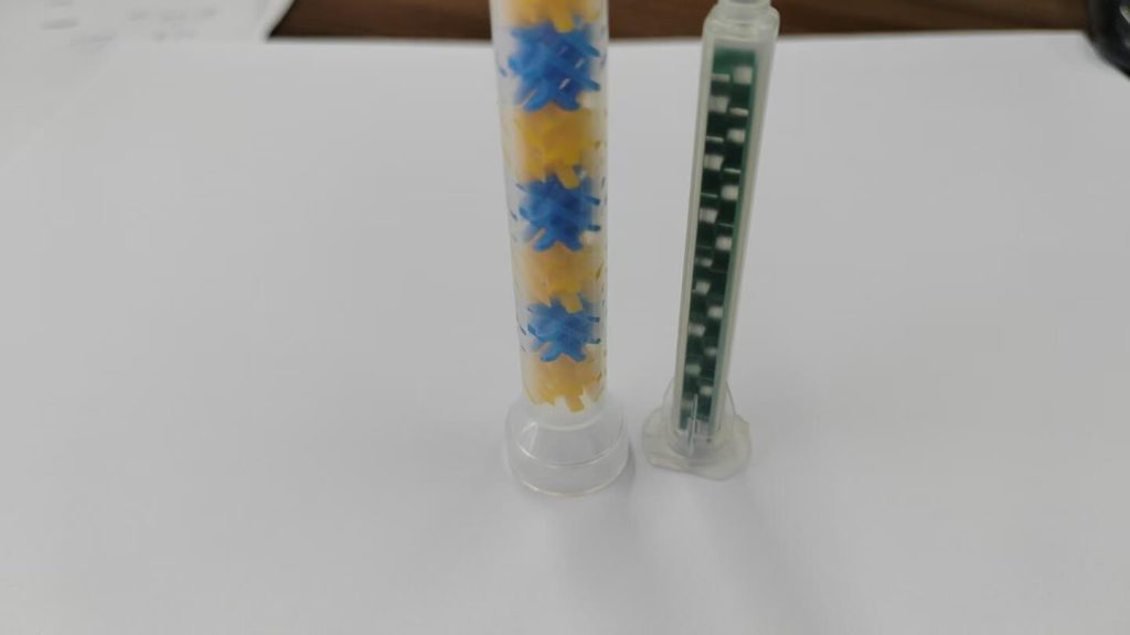 Bayonet connection vs Bell connection static mixer nozzles